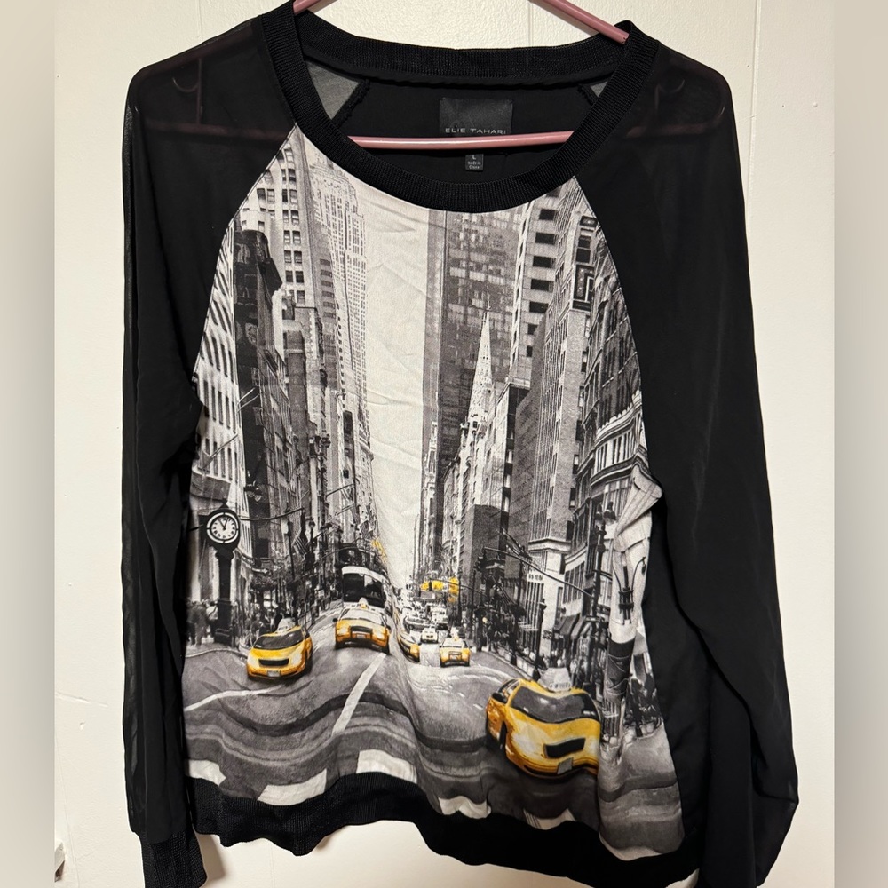 Women’s graphic t shirt size L